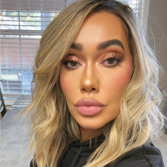 Meet your Posher, Emeli - Picture 3 of 4